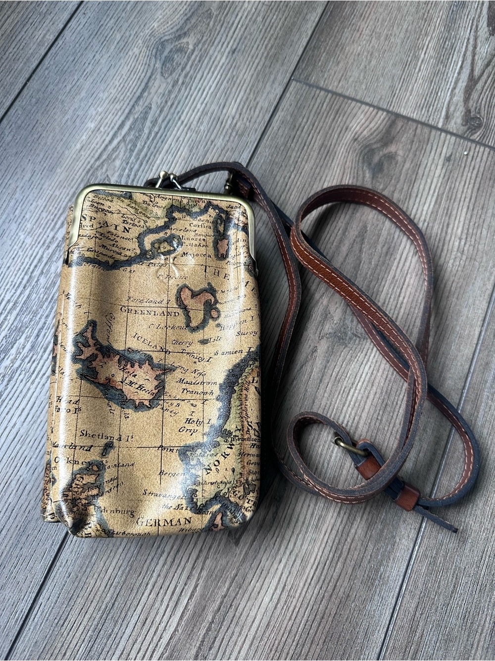 Patricia Nash European Map Print Leather Crossbody Kiss Lock Purse EUC